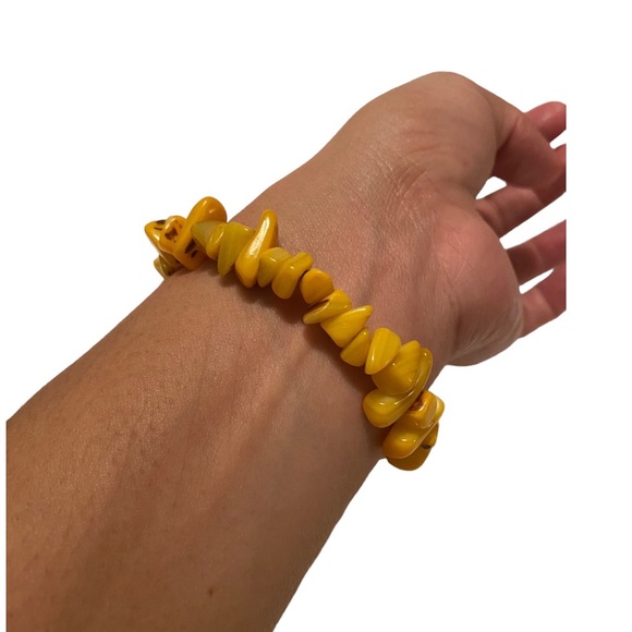 Beautiful YELLOW bracelet - Picture 1 of 6
